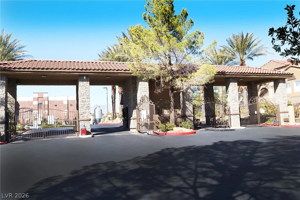 2200 Fort Apache, Las Vegas, NV 89117