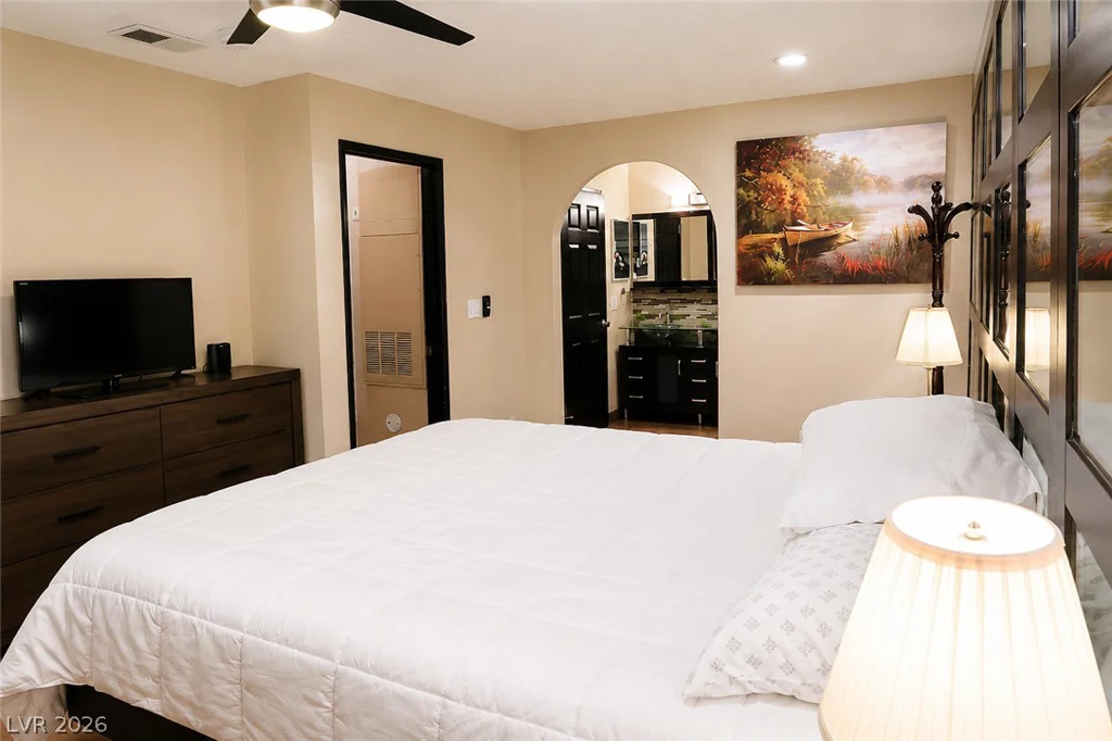 2200 Fort Apache, Las Vegas, NV 89117