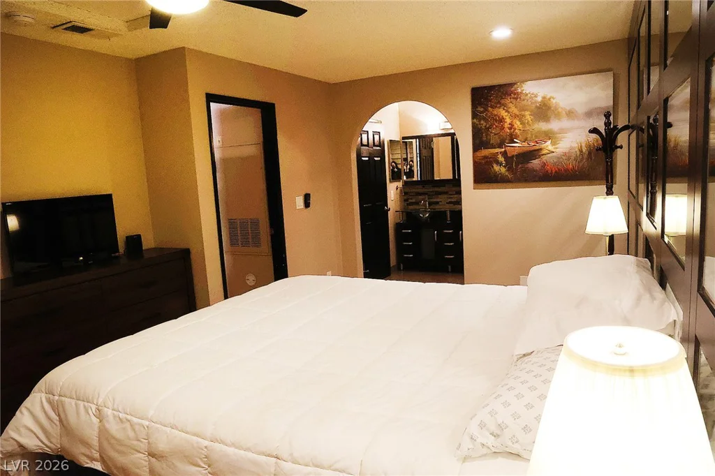2200 Fort Apache, Las Vegas, NV 89117