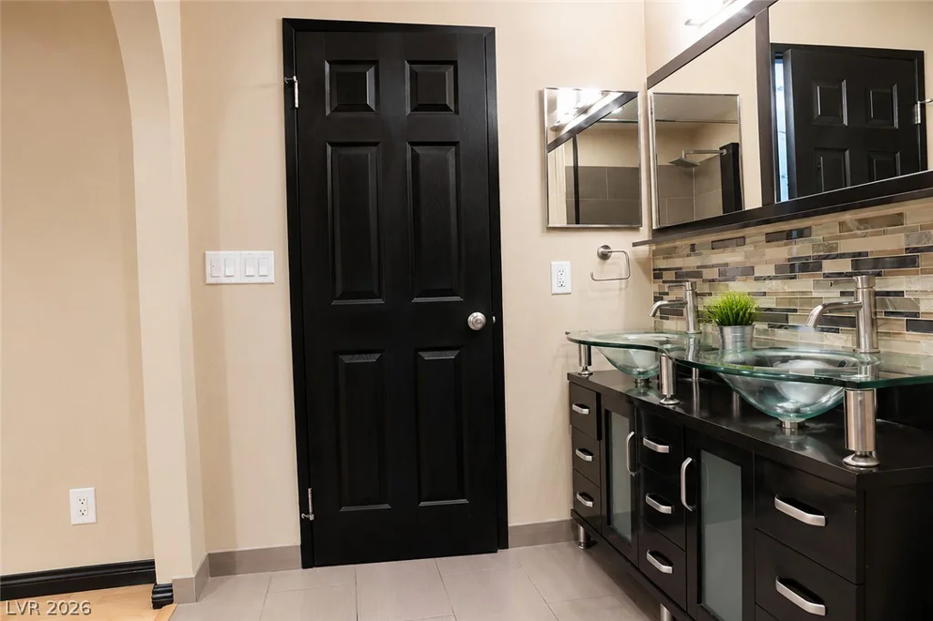2200 Fort Apache, Las Vegas, NV 89117