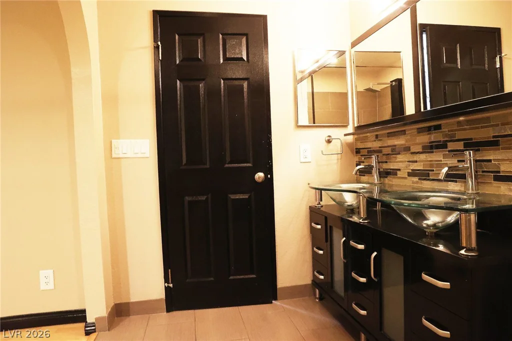 2200 Fort Apache, Las Vegas, NV 89117