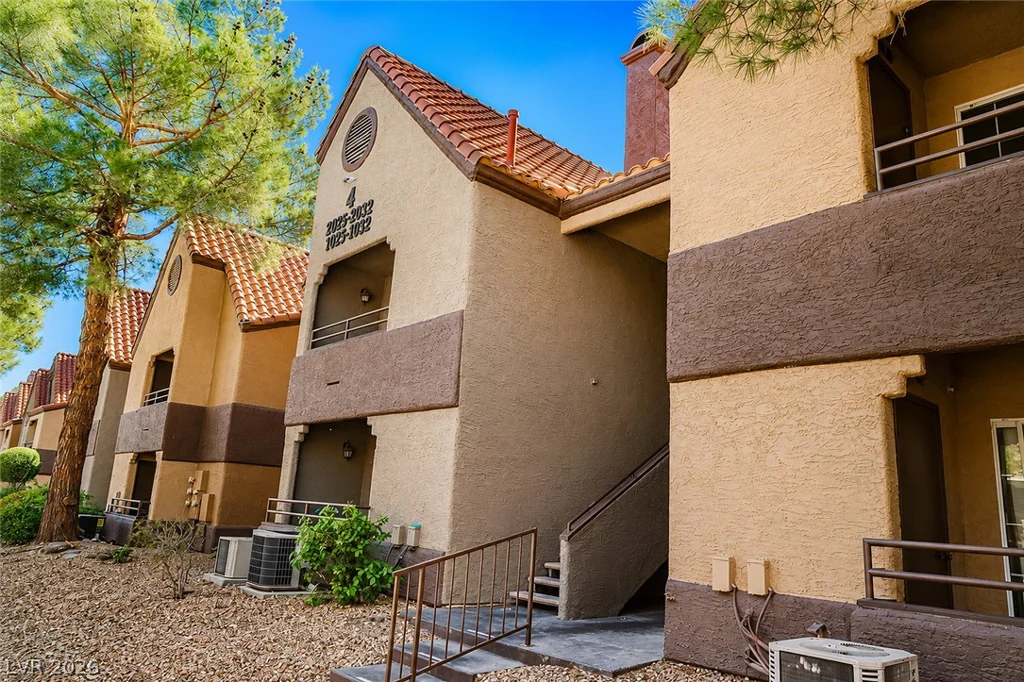 2200 Fort Apache, Las Vegas, NV 89117