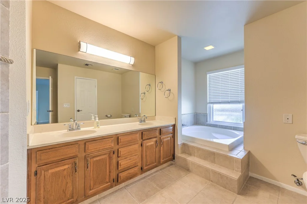 3953 Landsdown, Las Vegas, NV 89121