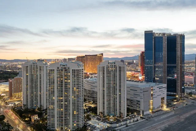 2777 Paradise, Las Vegas, NV 89109