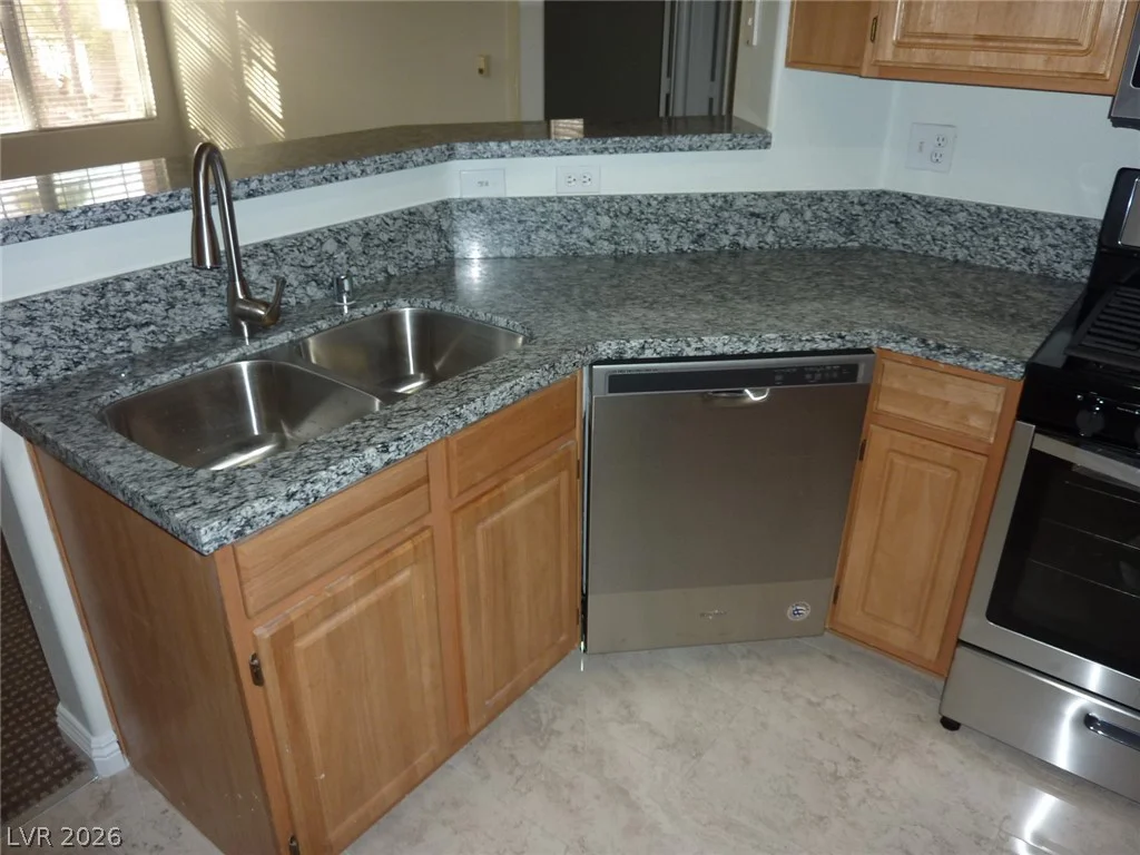 8555 Russell, Las Vegas, NV 89113
