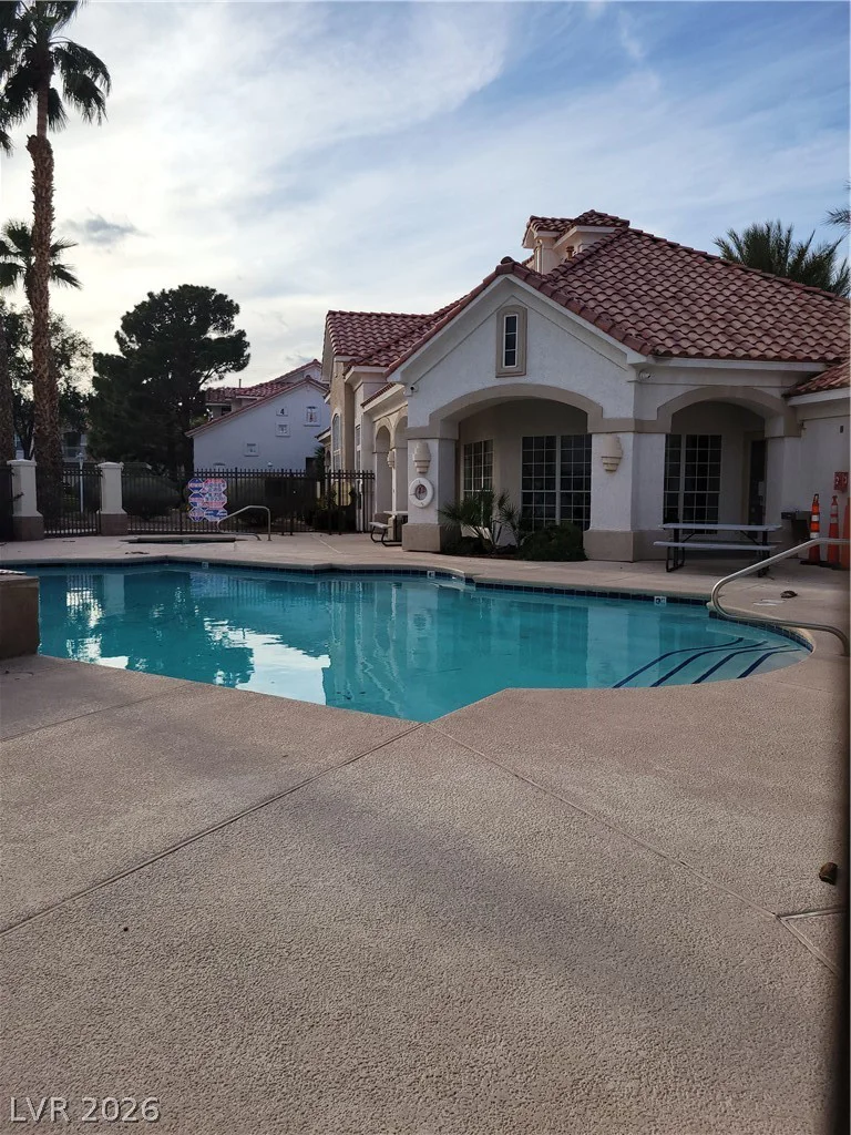 8555 Russell, Las Vegas, NV 89113