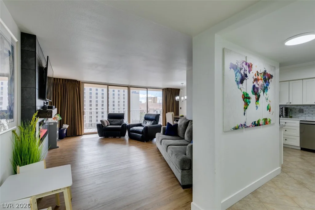 205 Harmon, Las Vegas, NV 89169