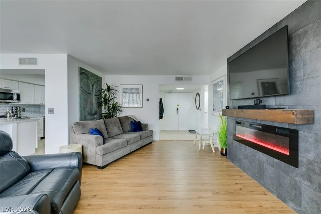 205 Harmon, Las Vegas, NV 89169
