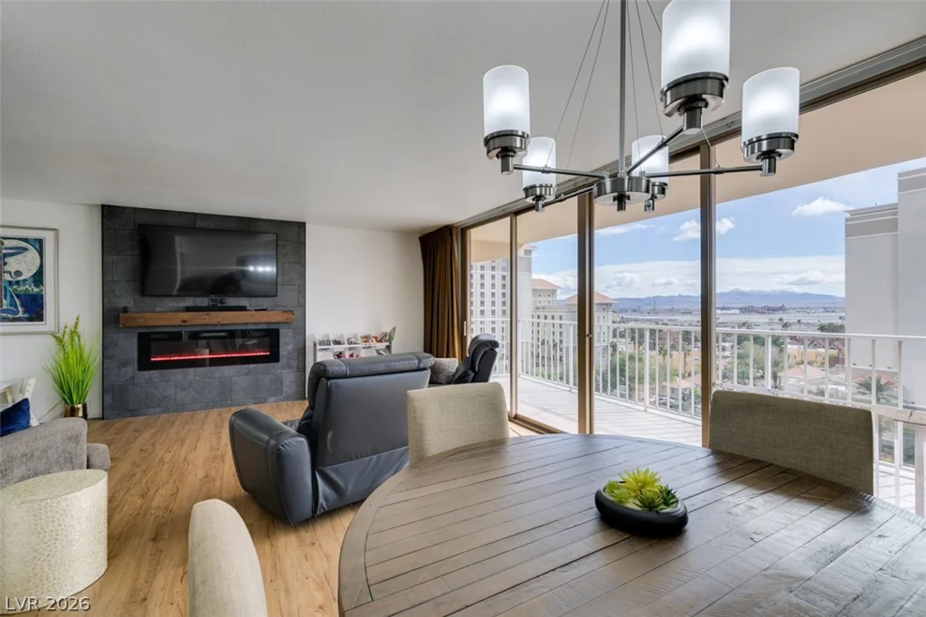 205 Harmon, Las Vegas, NV 89169