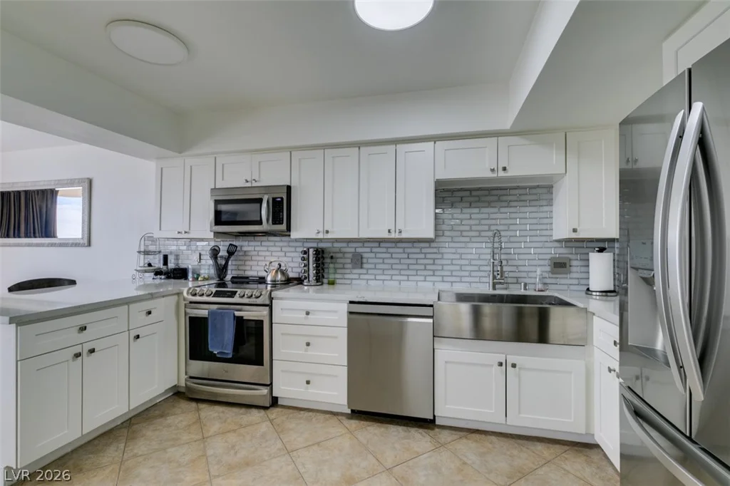 205 Harmon, Las Vegas, NV 89169
