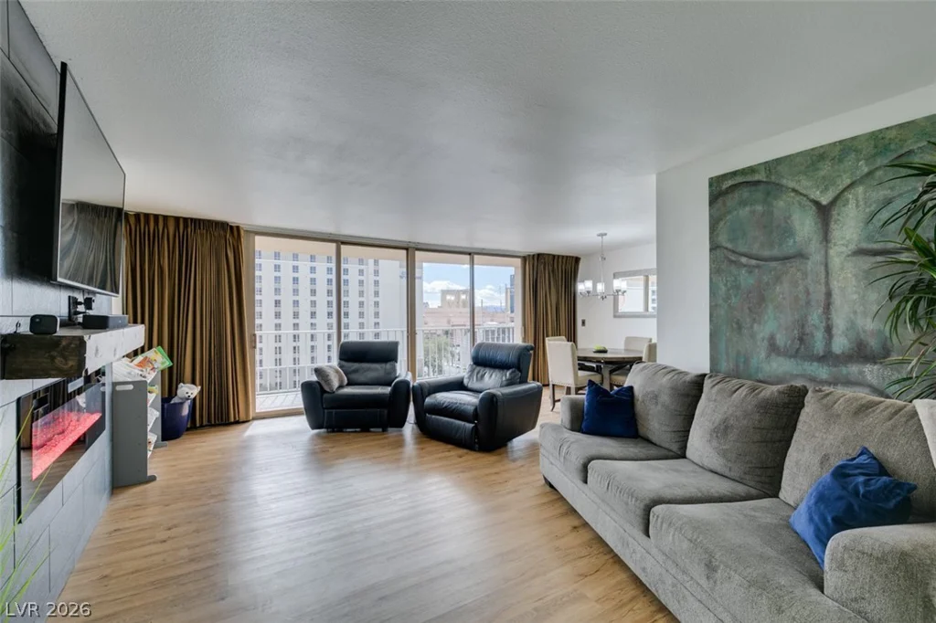 205 Harmon, Las Vegas, NV 89169