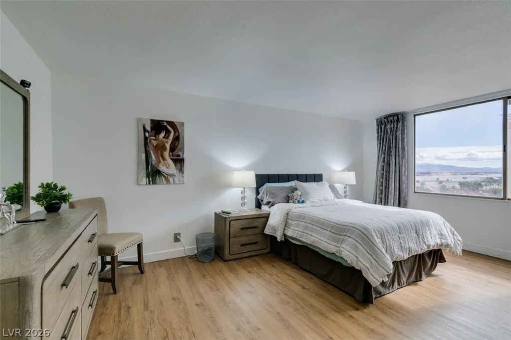 205 Harmon, Las Vegas, NV 89169