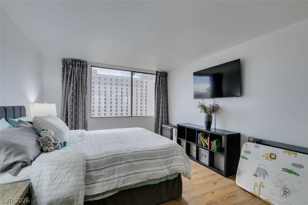 205 Harmon, Las Vegas, NV 89169