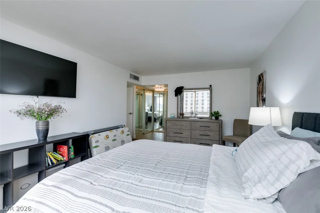 205 Harmon, Las Vegas, NV 89169