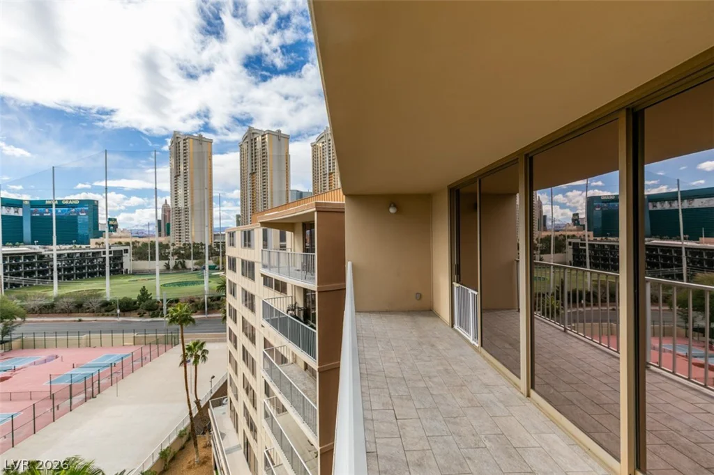 205 Harmon, Las Vegas, NV 89169