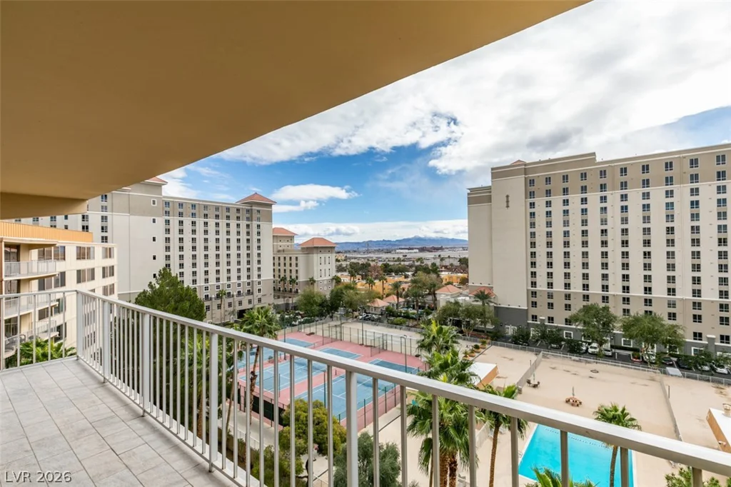205 Harmon, Las Vegas, NV 89169
