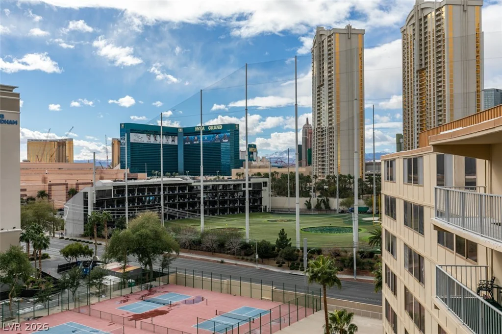 205 Harmon, Las Vegas, NV 89169