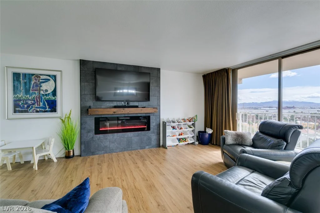 205 Harmon, Las Vegas, NV 89169