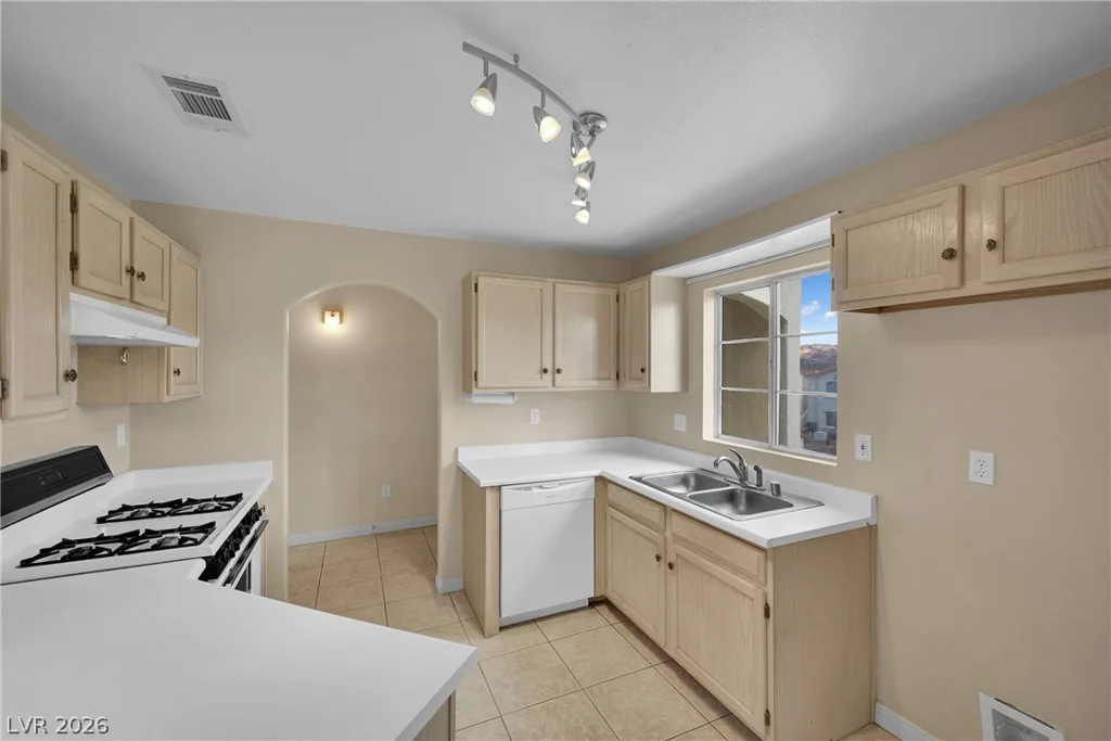 698 Racetrack, Henderson, NV 89015