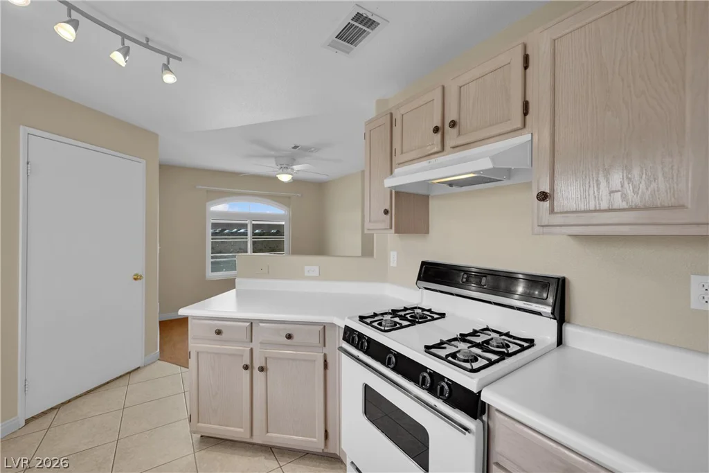 698 Racetrack, Henderson, NV 89015