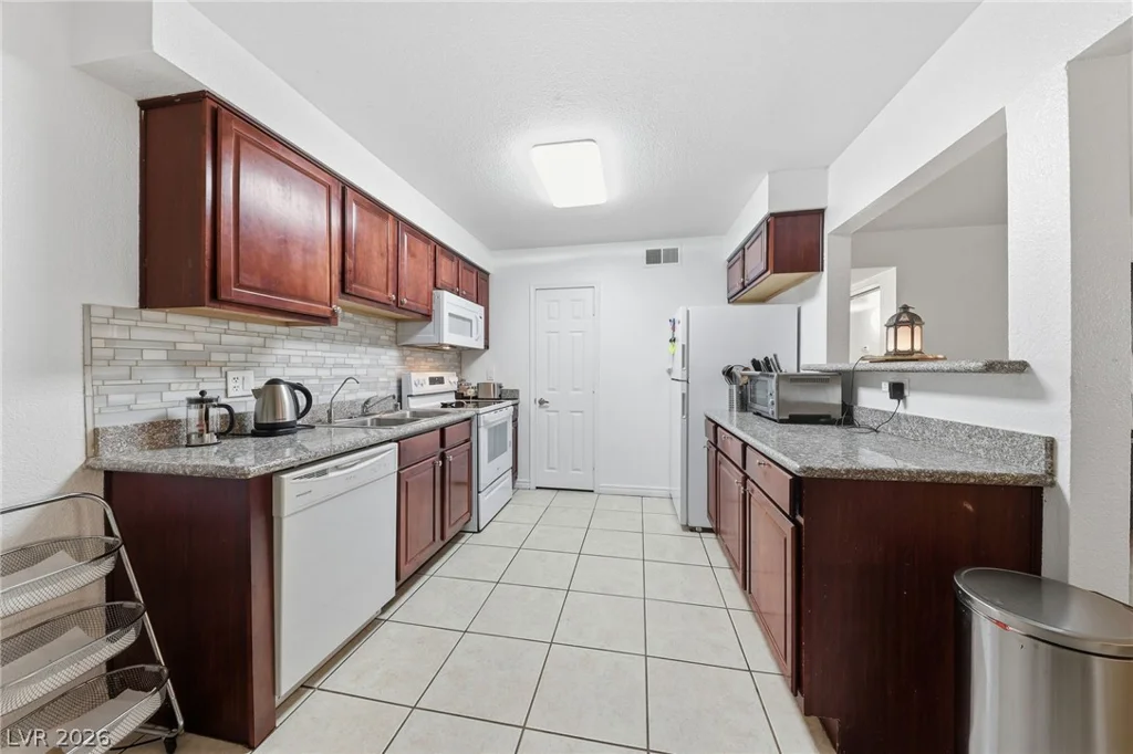 2451 Rainbow, Las Vegas, NV 89108