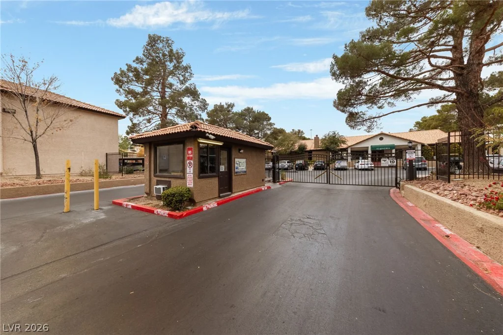 2451 Rainbow, Las Vegas, NV 89108