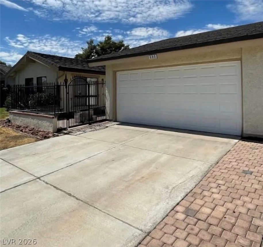 600 Woodmount, Las Vegas, NV 89107