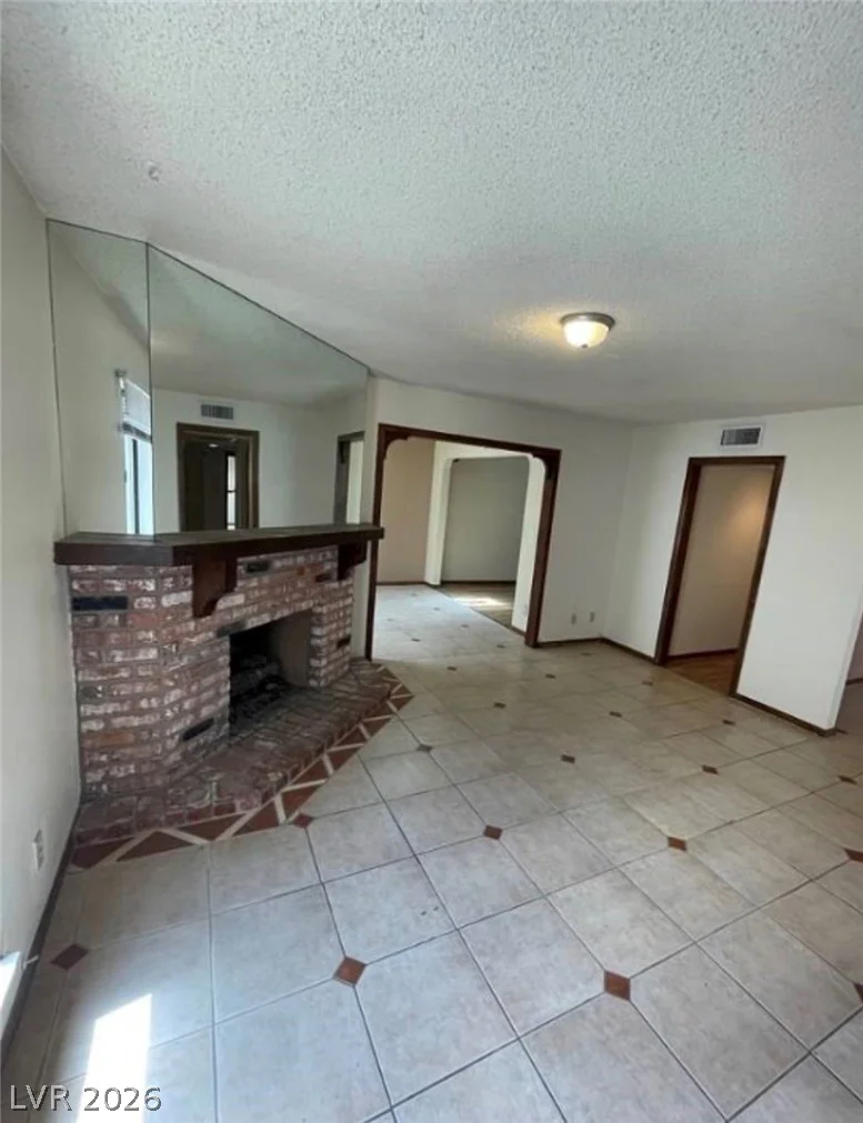 600 Woodmount, Las Vegas, NV 89107