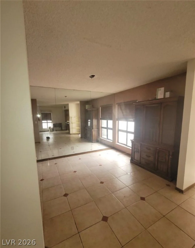 600 Woodmount, Las Vegas, NV 89107