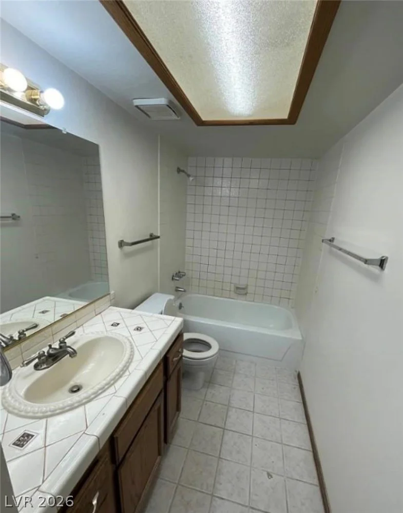 600 Woodmount, Las Vegas, NV 89107