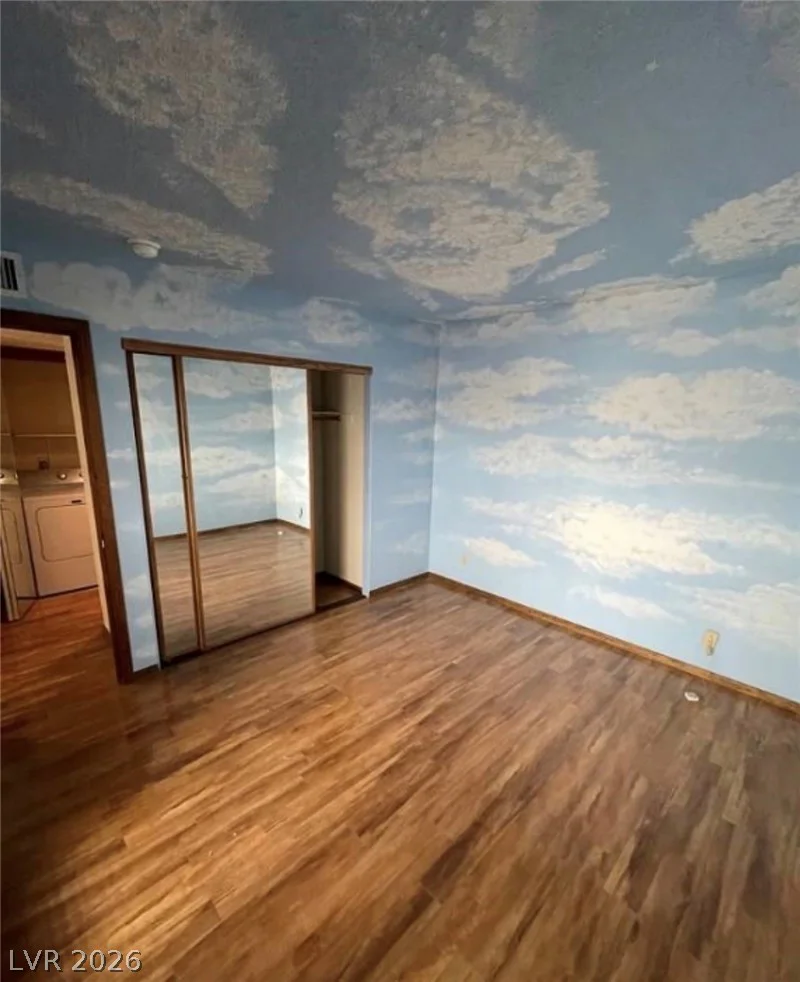 600 Woodmount, Las Vegas, NV 89107
