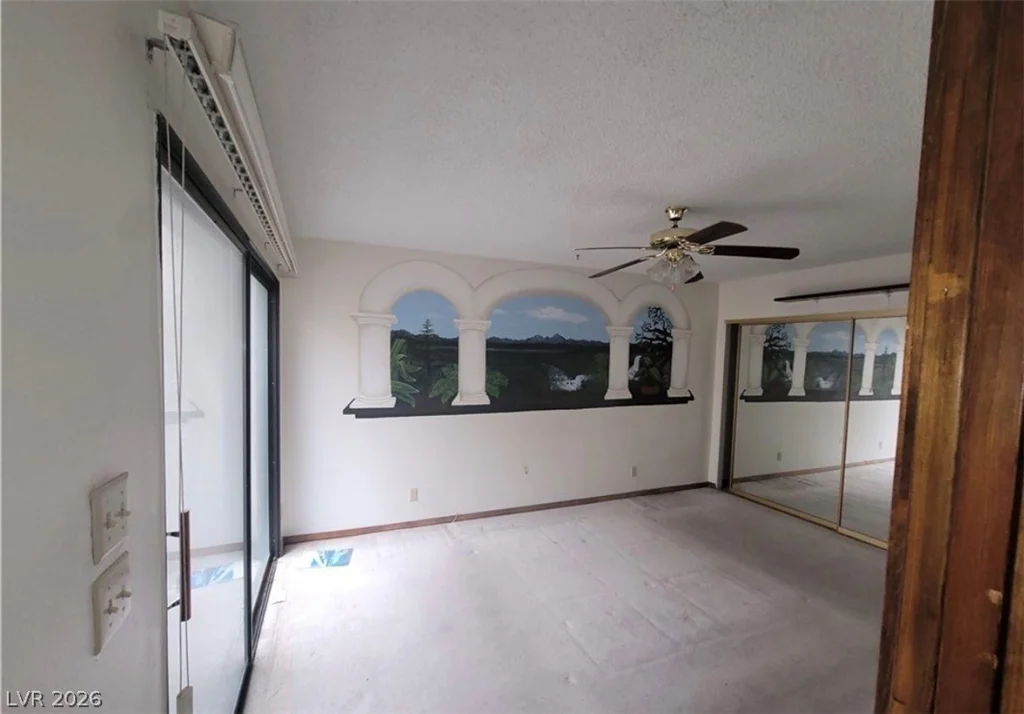 600 Woodmount, Las Vegas, NV 89107
