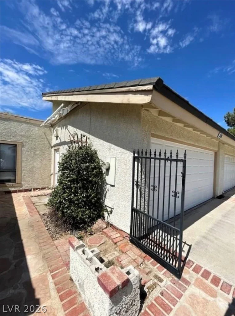 600 Woodmount, Las Vegas, NV 89107