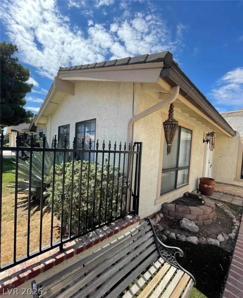 600 Woodmount, Las Vegas, NV 89107