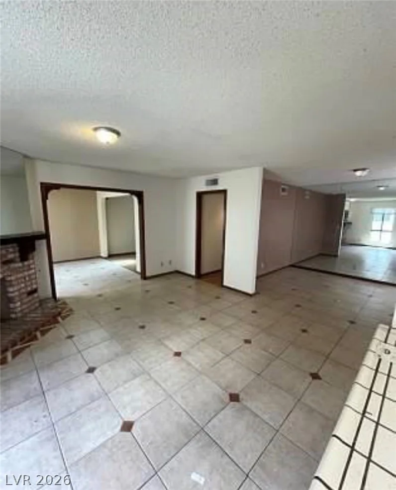600 Woodmount, Las Vegas, NV 89107