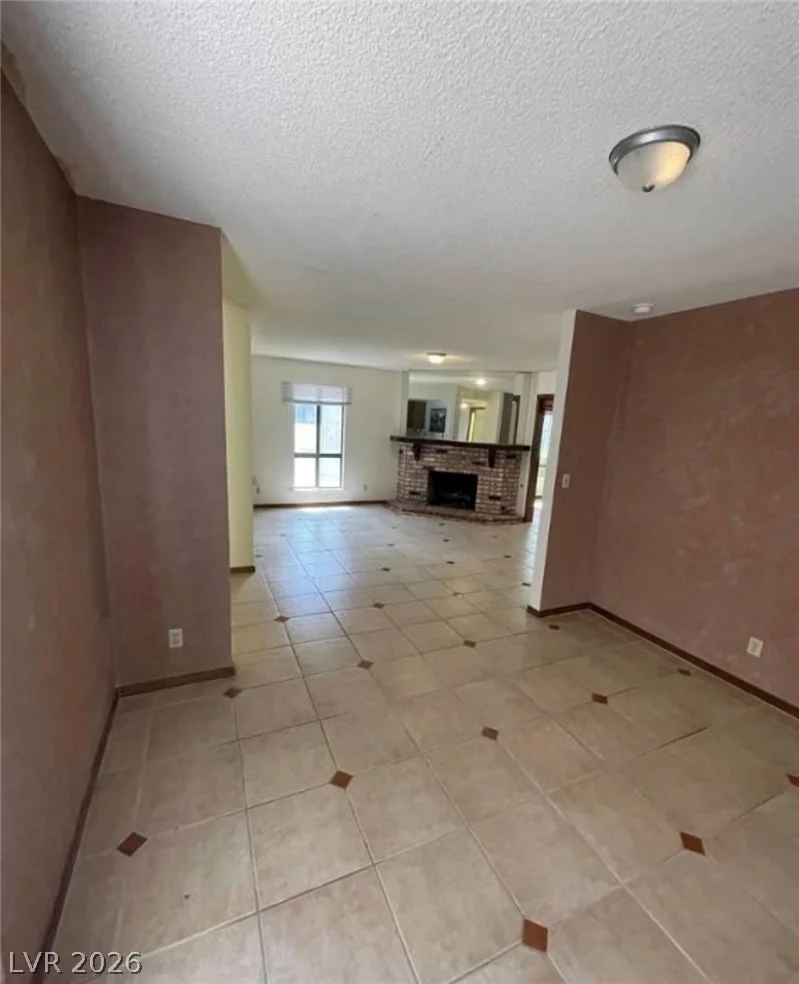 600 Woodmount, Las Vegas, NV 89107