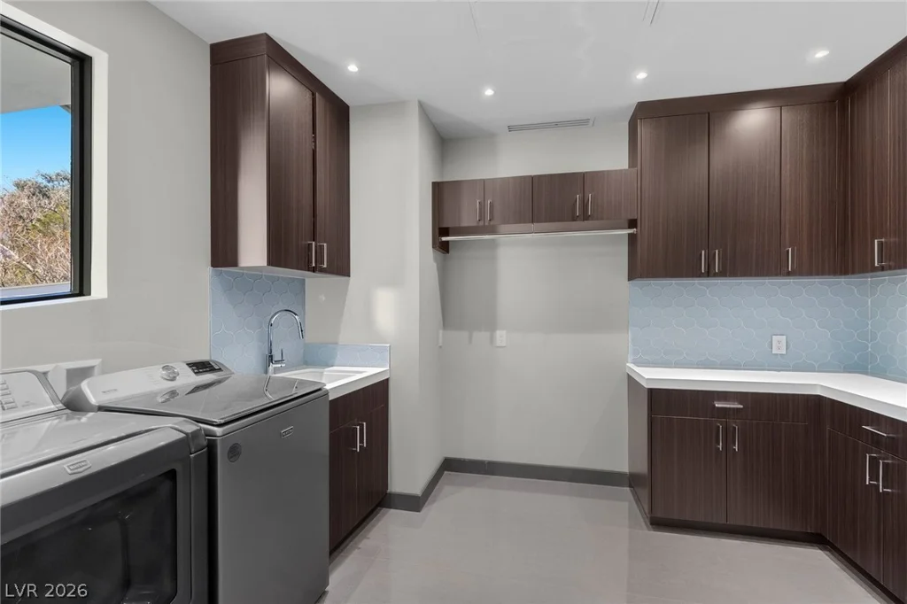1108 Pine Island, Las Vegas, NV 89134
