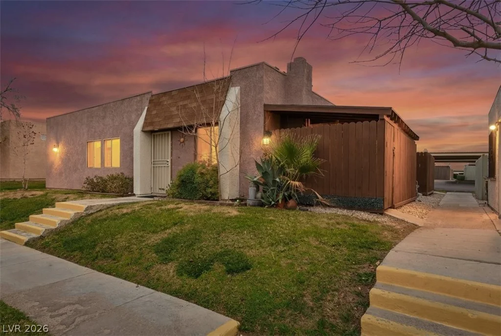 3631 Villa Knolls East, Las Vegas, NV 89120