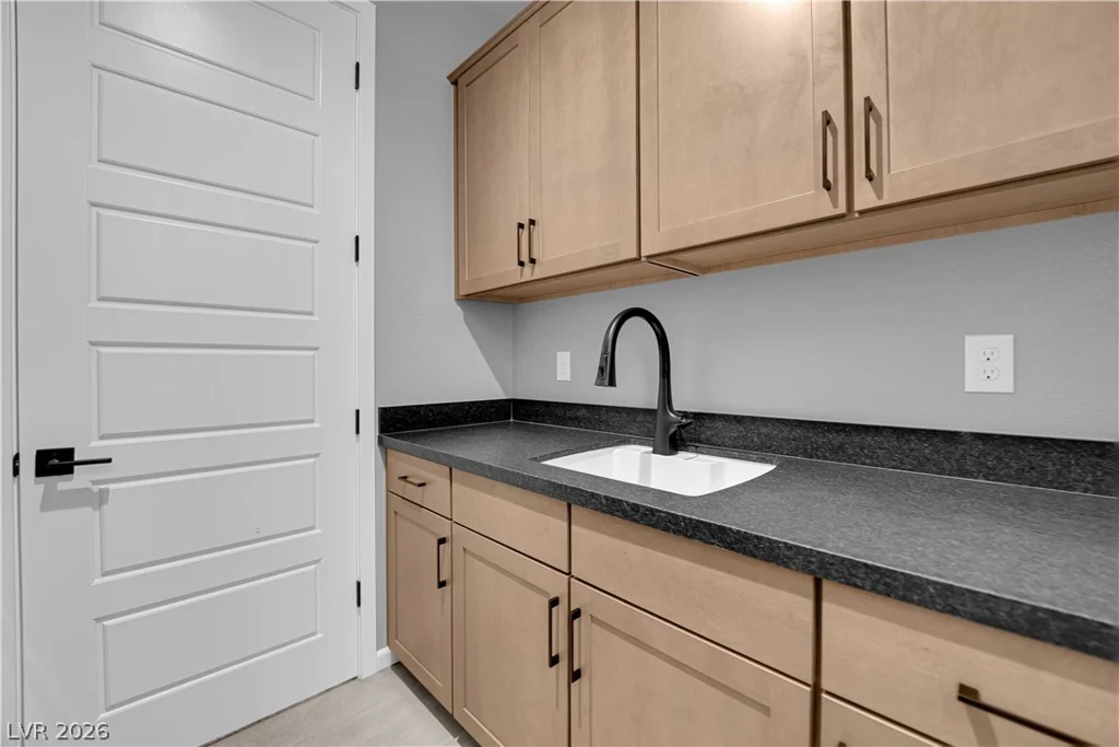10190 Bismarck Palms, Las Vegas, NV 89166