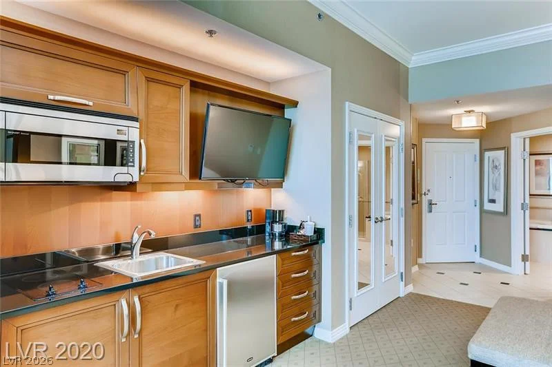 135 Harmon, Las Vegas, NV 89109