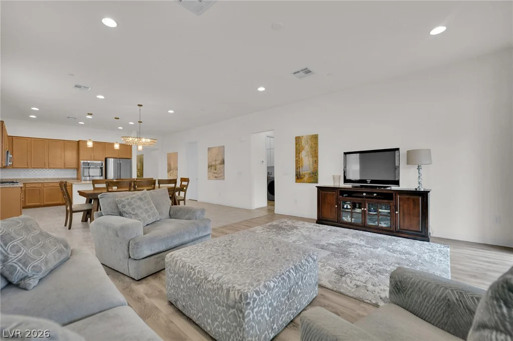 10930 Tracy Stevens, Las Vegas, NV 89166
