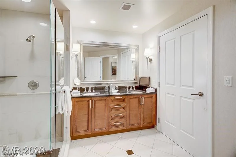 145 Harmon, Las Vegas, NV 89109