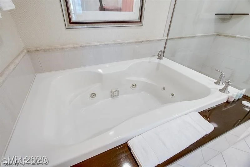 145 Harmon, Las Vegas, NV 89109