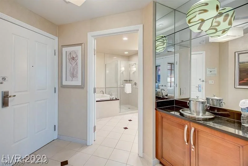 145 Harmon, Las Vegas, NV 89109