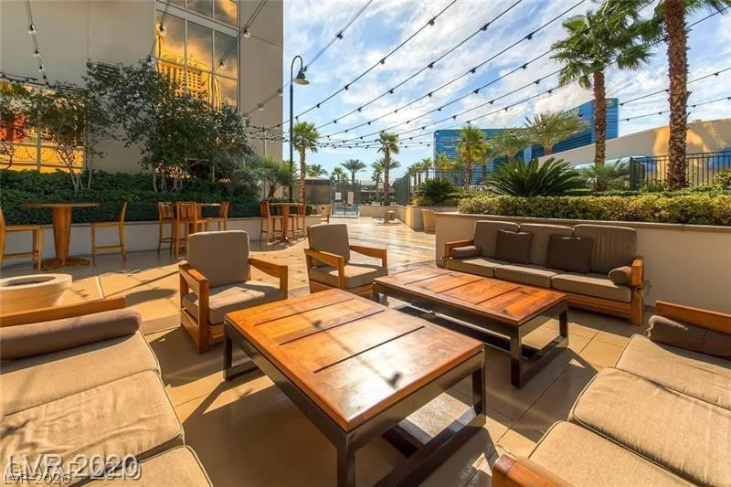 145 Harmon, Las Vegas, NV 89109