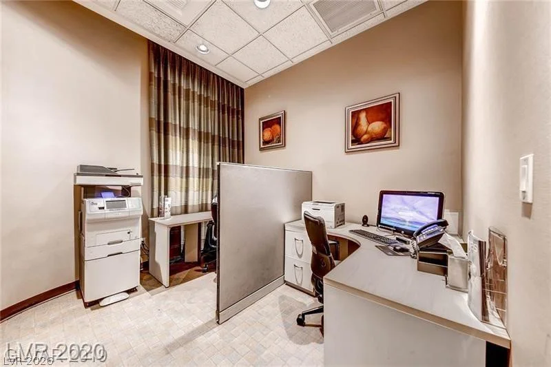 145 Harmon, Las Vegas, NV 89109