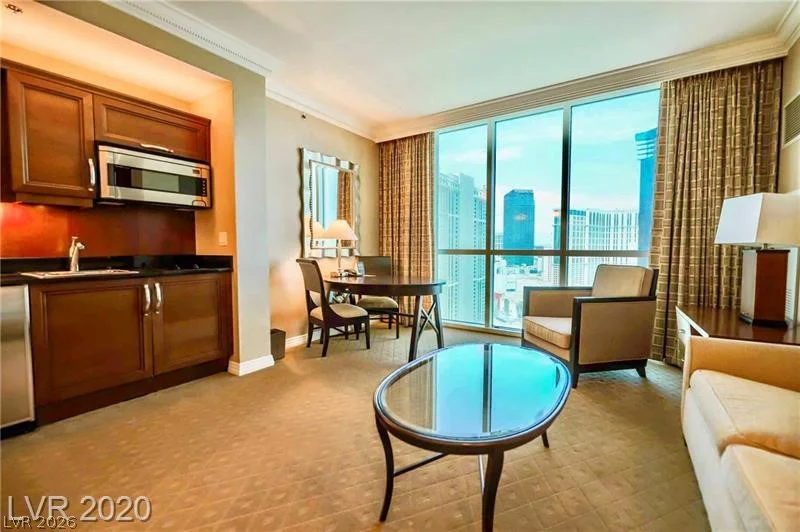 145 Harmon, Las Vegas, NV 89109