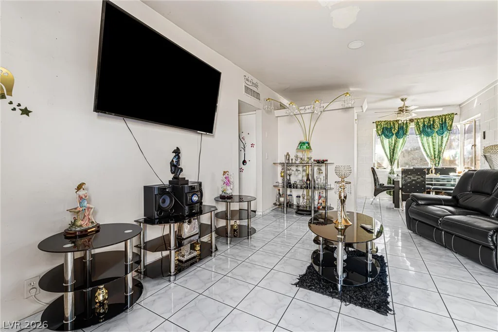 2204 15th, Las Vegas, NV 89104