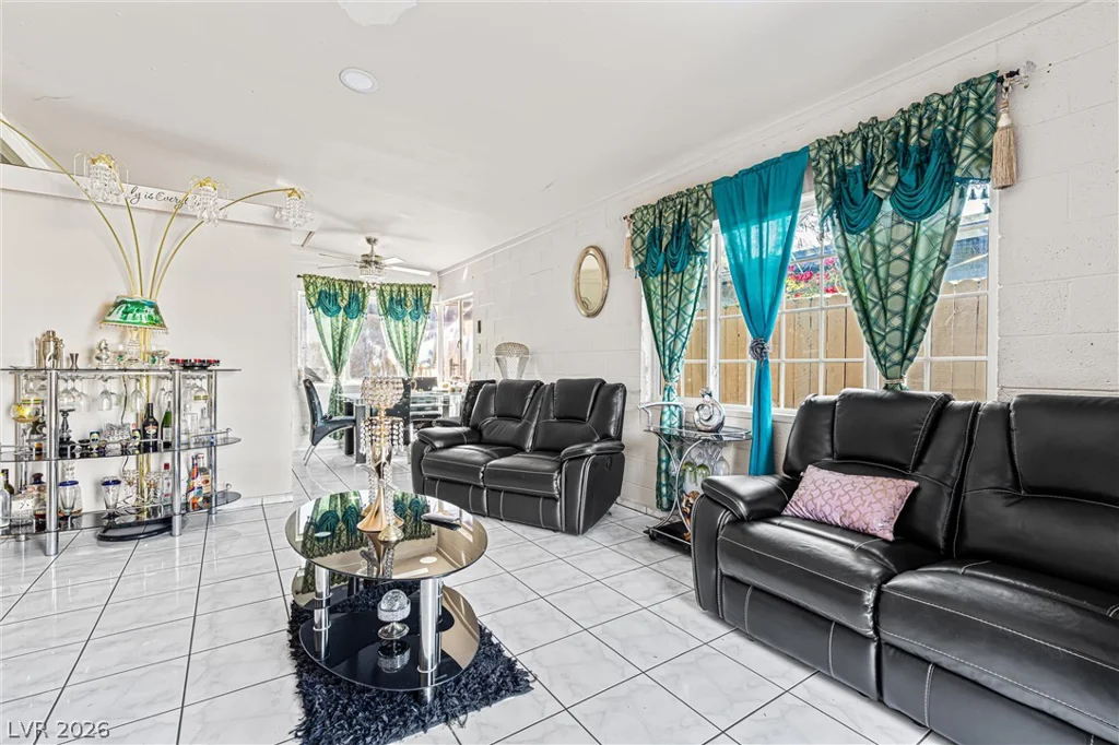 2204 15th, Las Vegas, NV 89104