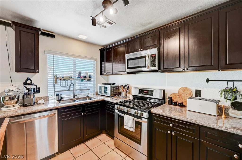 6508 Moon Roses, Las Vegas, NV 89108